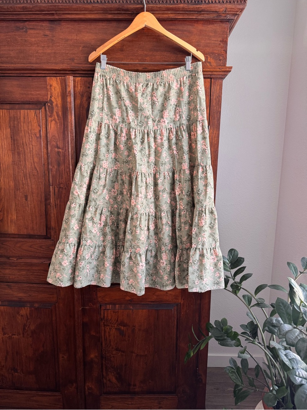 Country Romance Cottagecore Floral Tiered Midi Skirt Sage Green Pink Boho